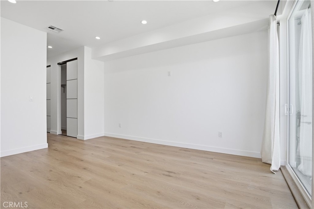 16106 Leadwell St - Photo 2