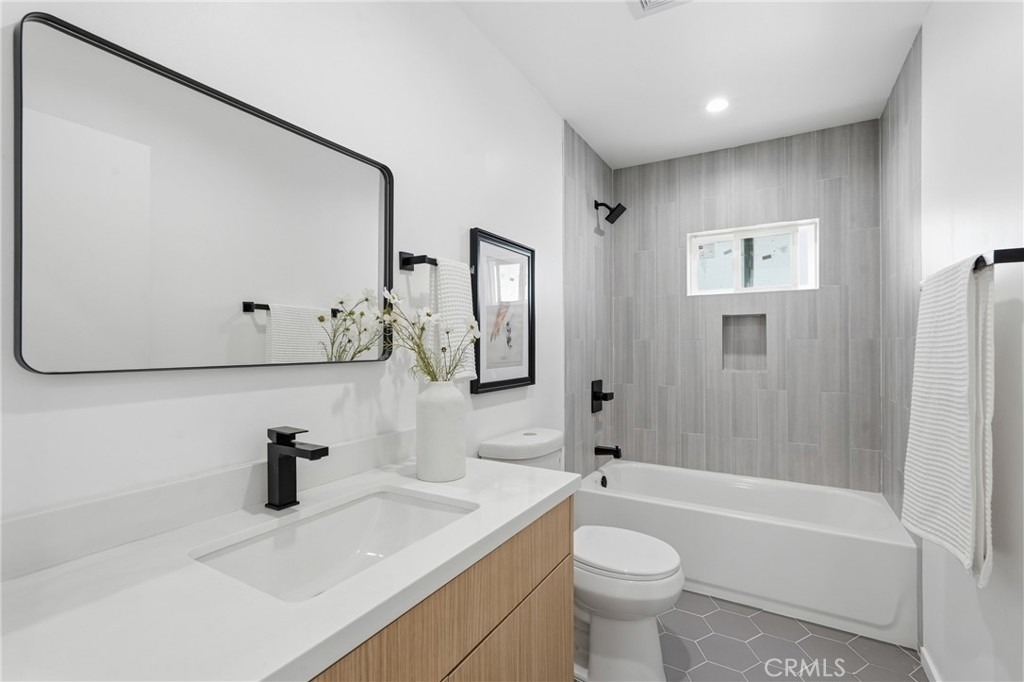 1428 S Cloverdale Avenue - Photo 13