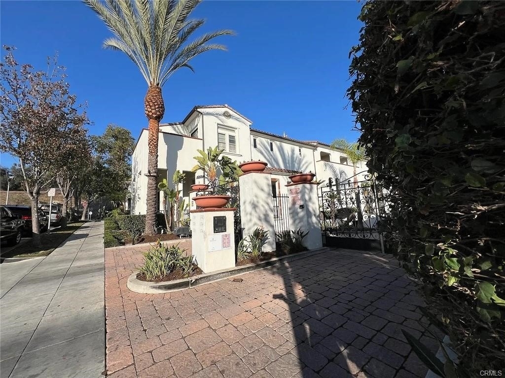 1752 Grand Avenue - Photo 1