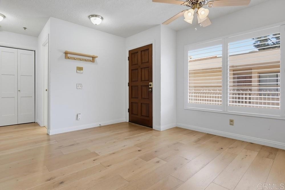 5649 Lake Park Way - Photo 6
