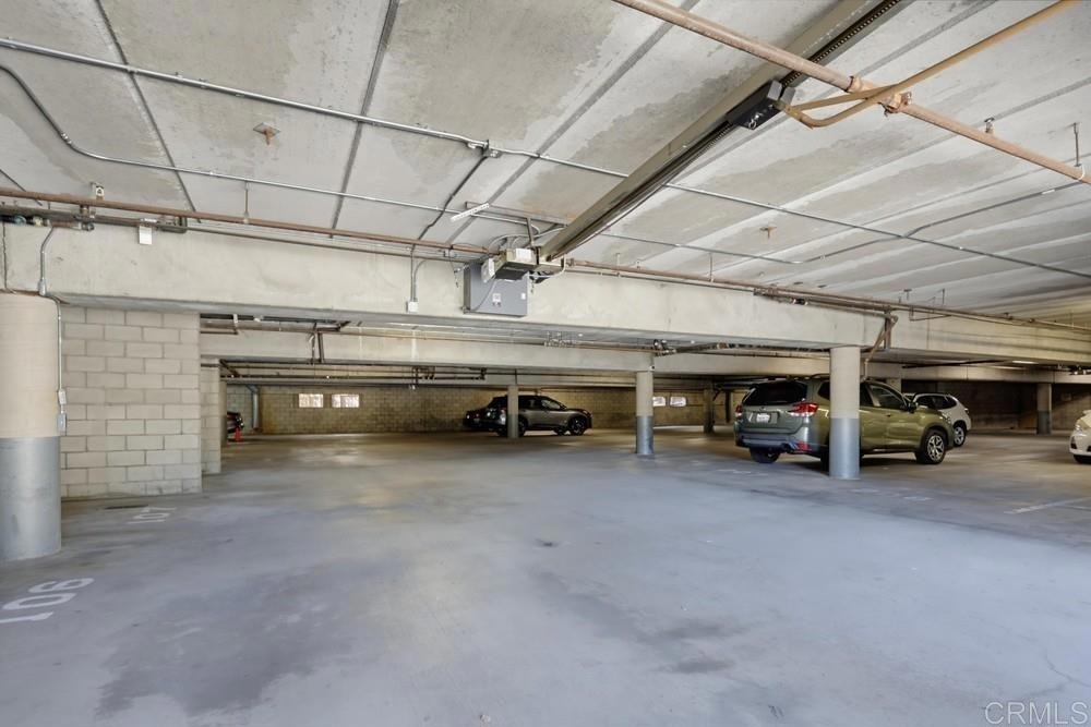 5649 Lake Park Way - Photo 32