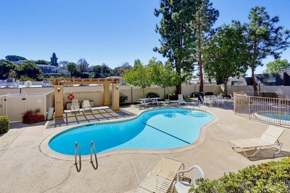5649 Lake Park Way - Photo 29