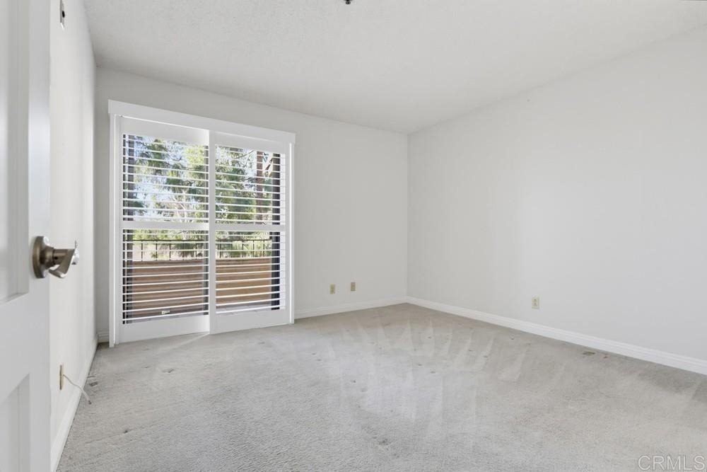 5649 Lake Park Way - Photo 20