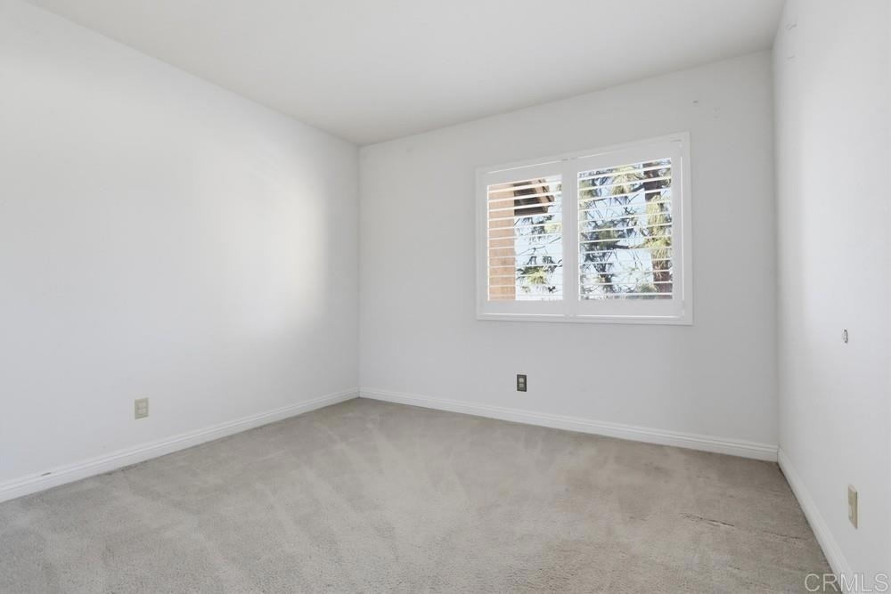5649 Lake Park Way - Photo 17