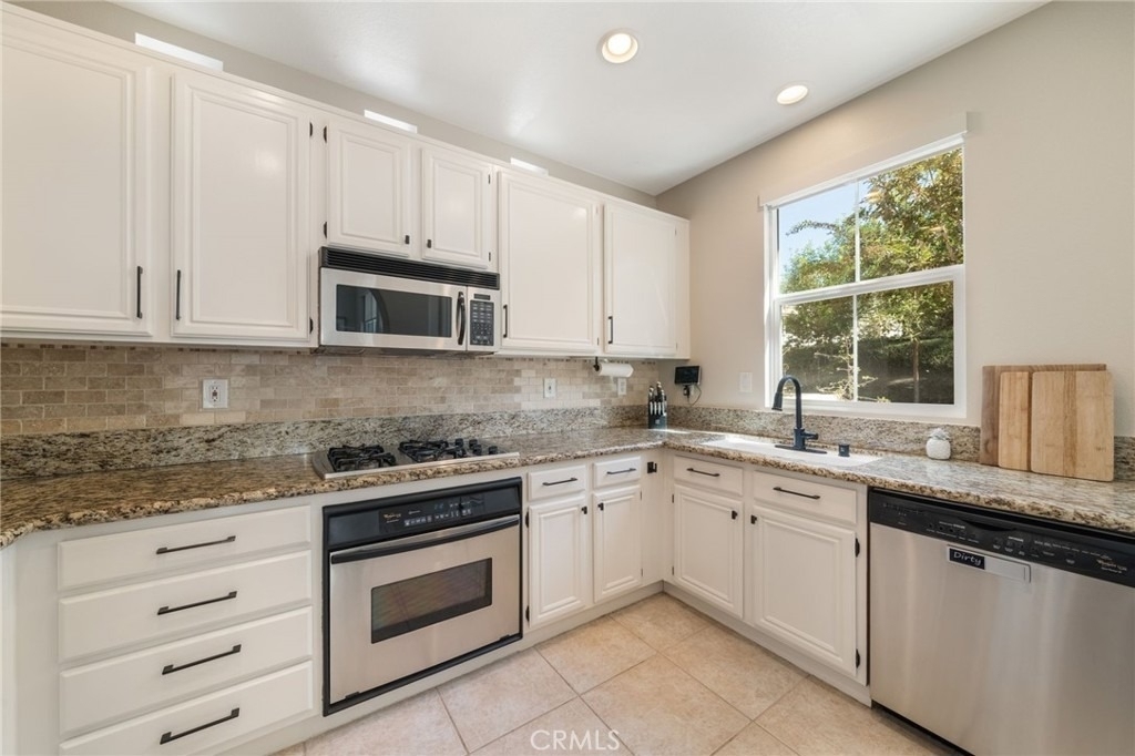66 Amy Way - Photo 20