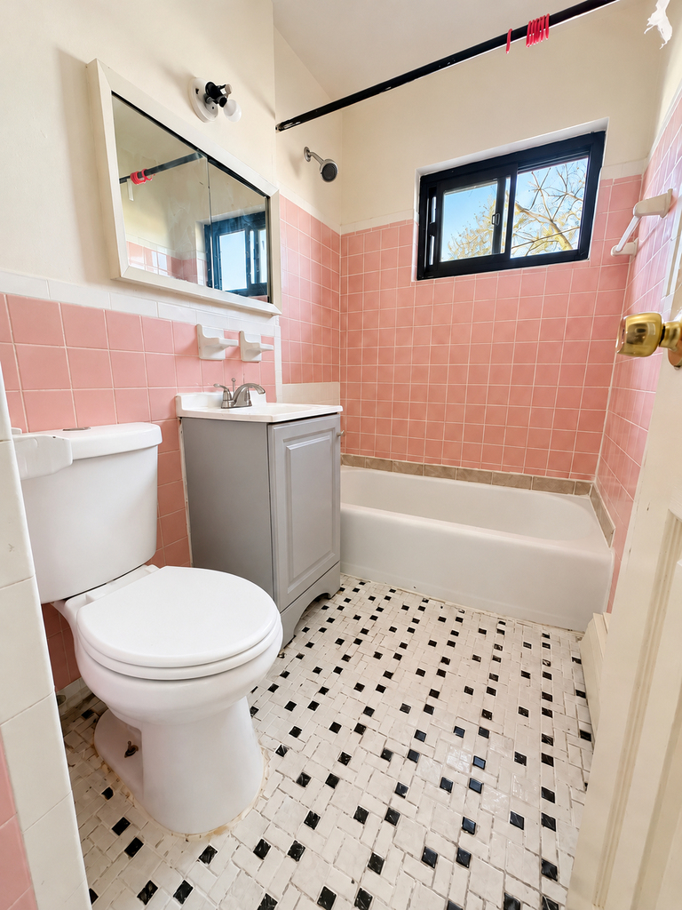 87-16 Winchester Boulevard - Photo 5