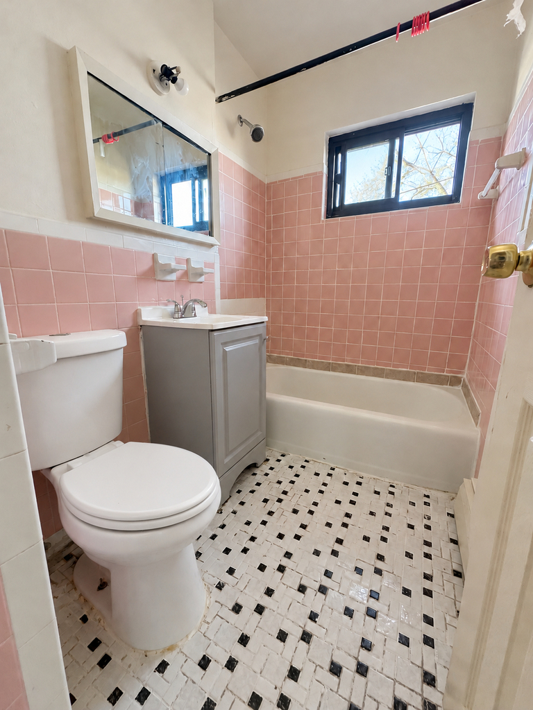 87-16 Winchester Boulevard - Photo 5