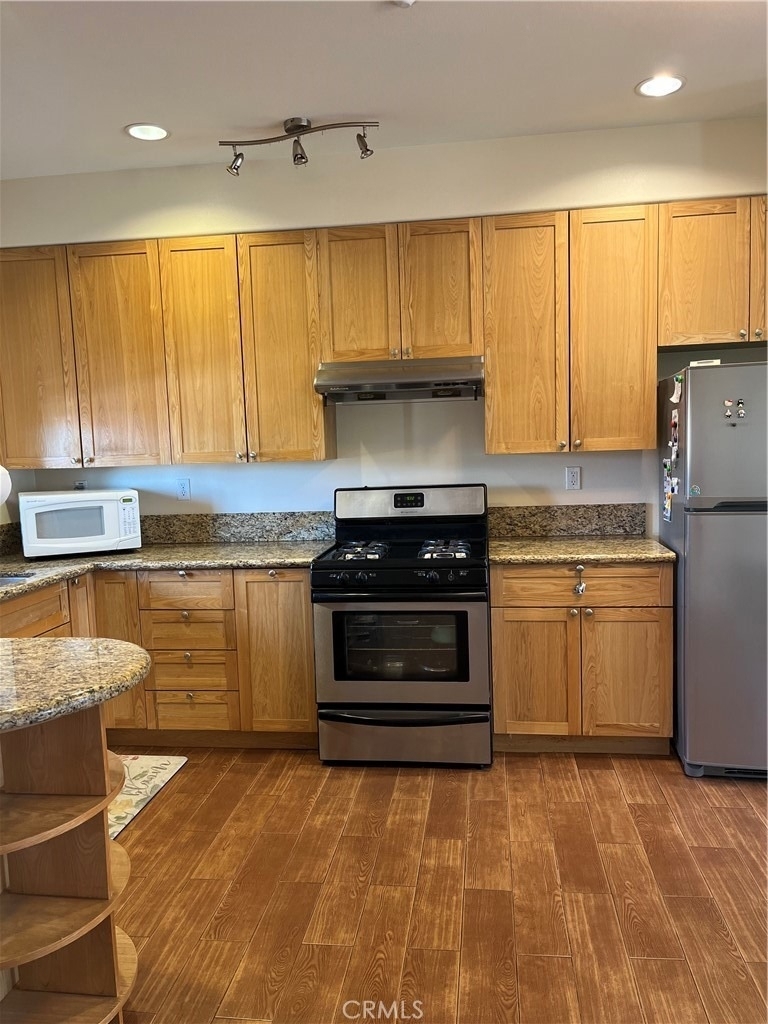 228 S Olive Avenue - Photo 4