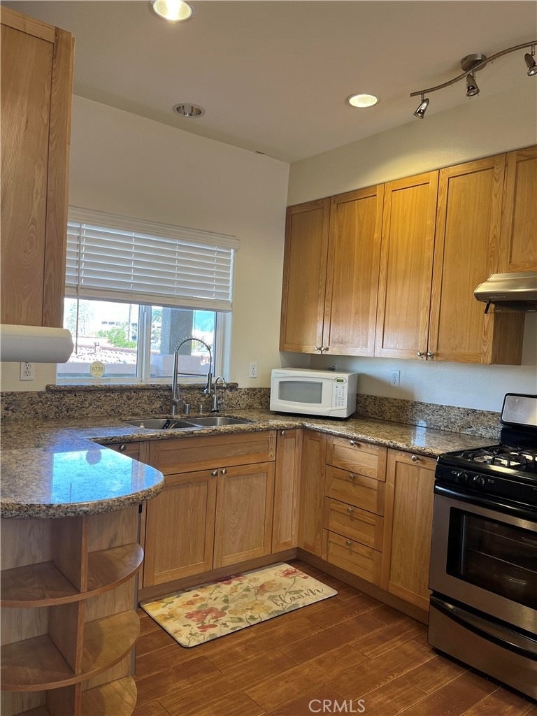 228 S Olive Avenue - Photo 5