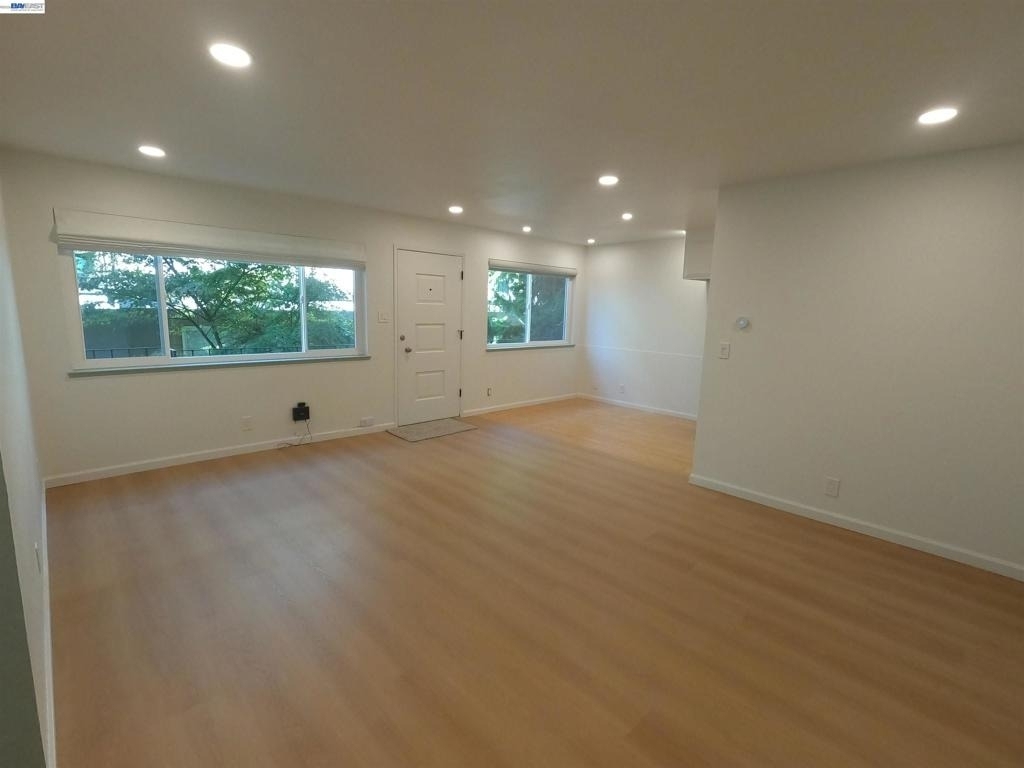 1124 Hollywood Ave - Photo 4