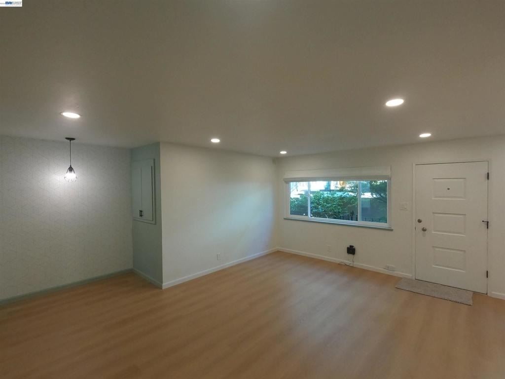1124 Hollywood Ave - Photo 5