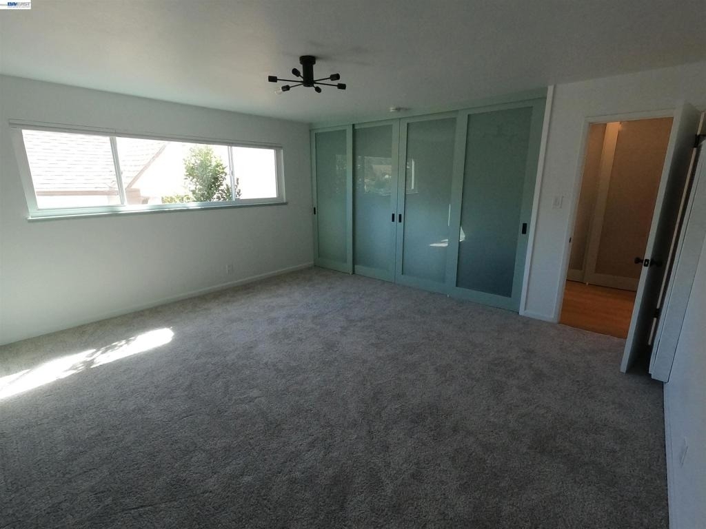 1124 Hollywood Ave - Photo 11