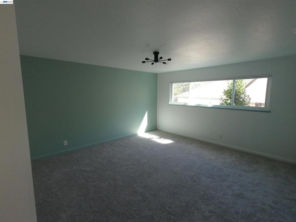 1124 Hollywood Ave - Photo 13