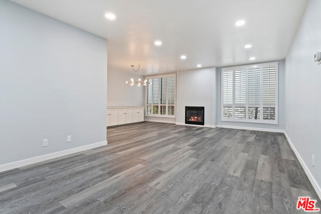 927 N Kings Road - Photo 6