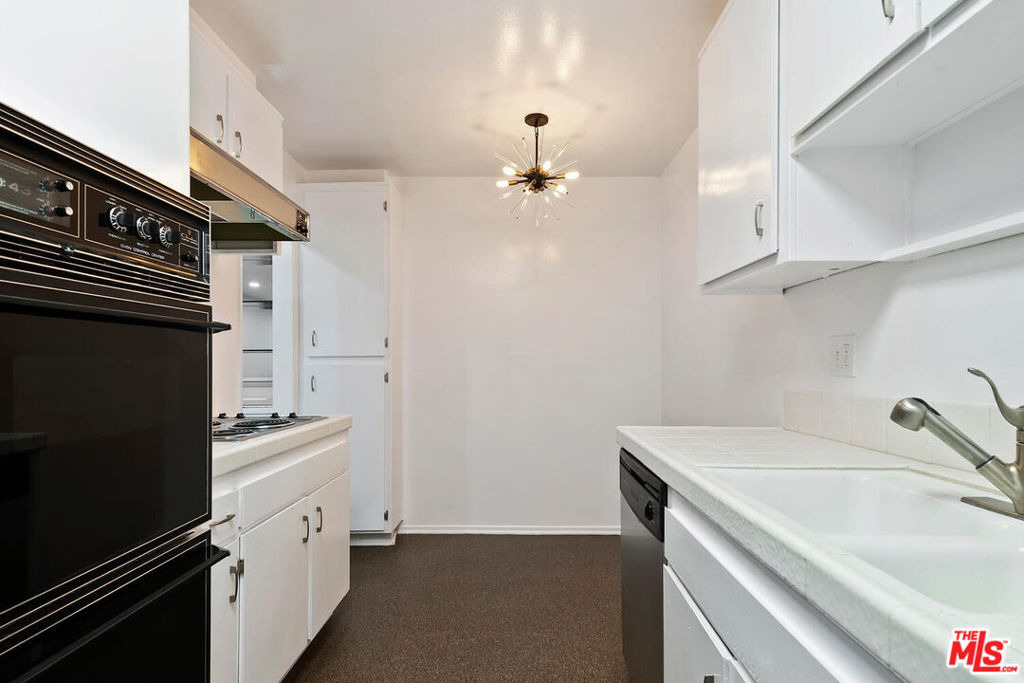 927 N Kings Road - Photo 20