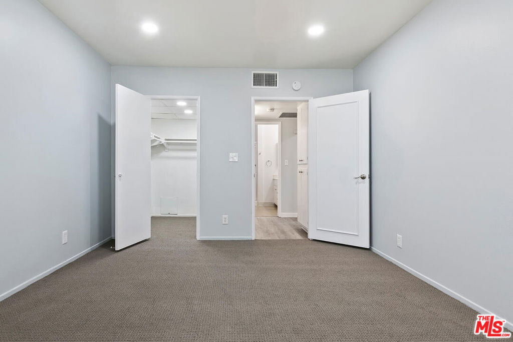927 N Kings Road - Photo 27