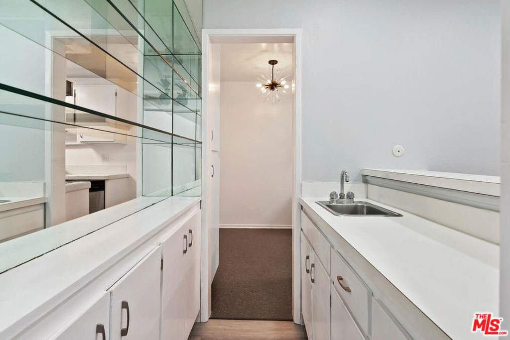 927 N Kings Road - Photo 25