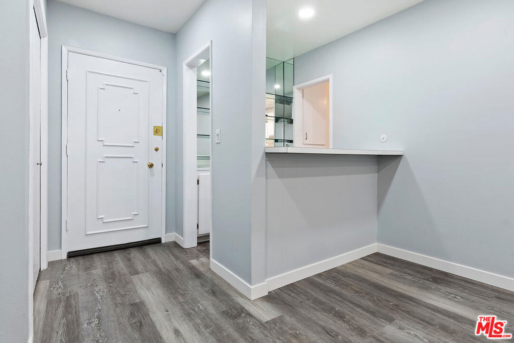 927 N Kings Road - Photo 22