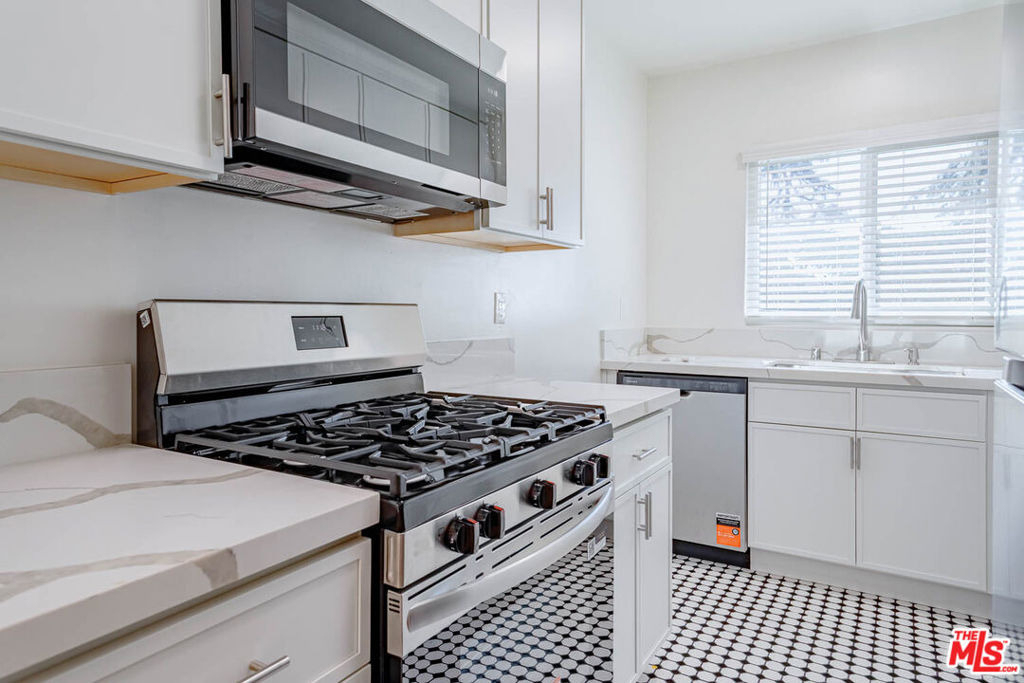4141 Los Feliz Boulevard - Photo 10