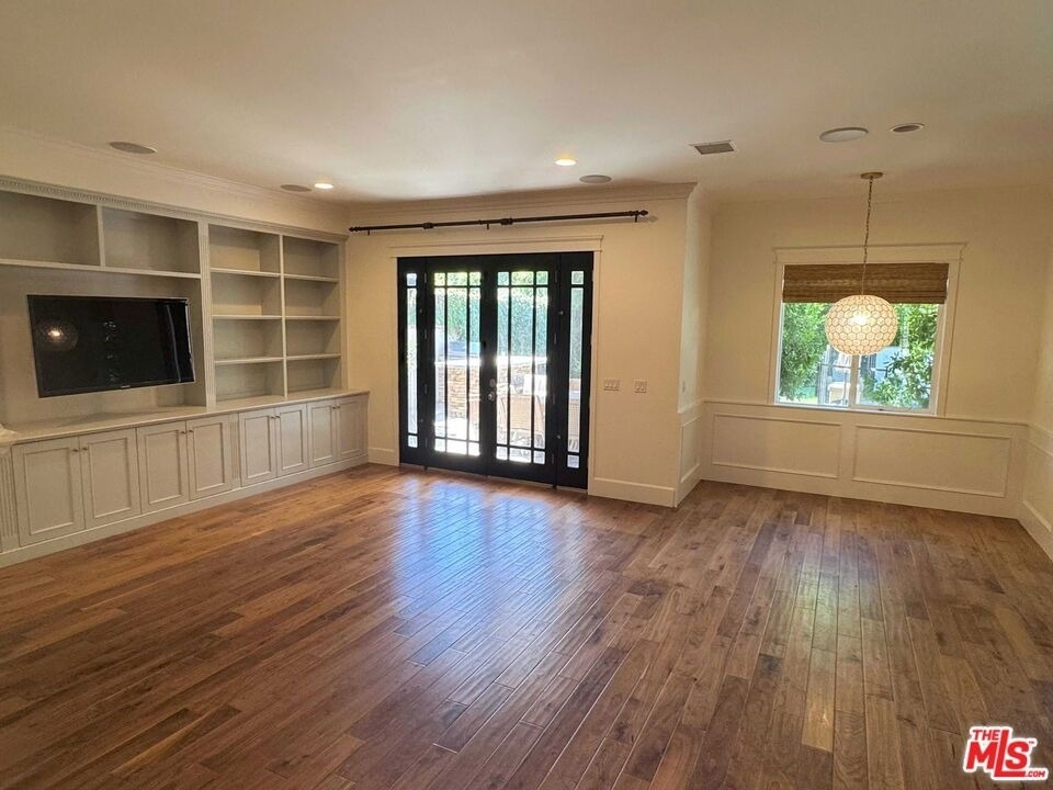 4309 Shadyglade Avenue - Photo 2