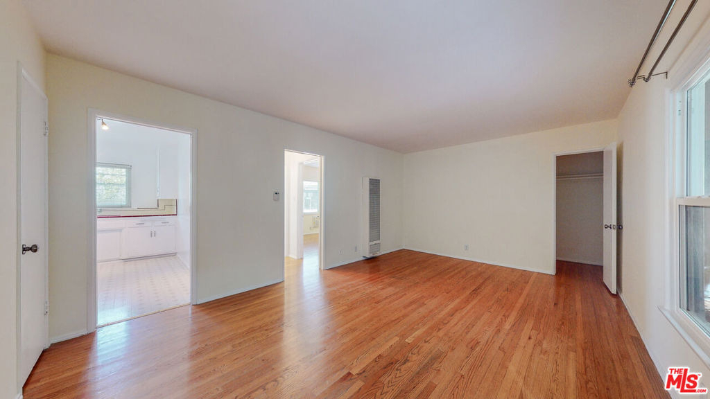 11284 Montana Avenue - Photo 1