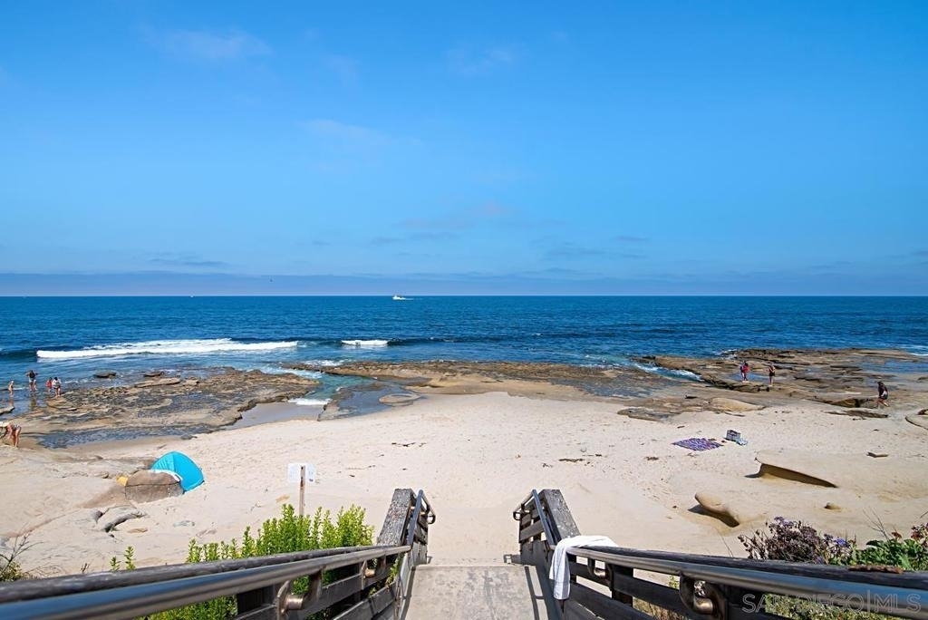 303 Coast - Photo 13