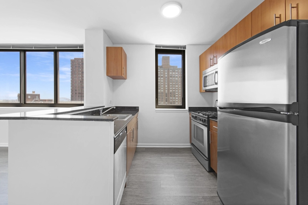 1BR in Upper East Side - Photo 3
