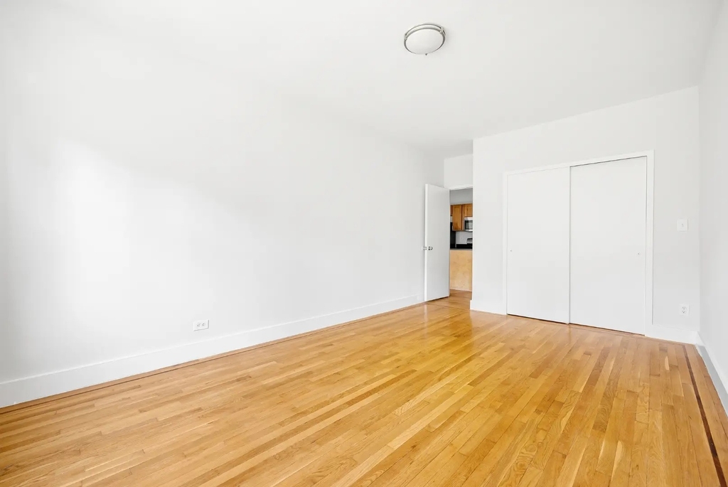 1BR in Chelsea - Photo 7