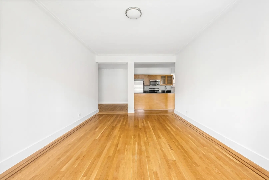 1BR in Chelsea - Photo 3