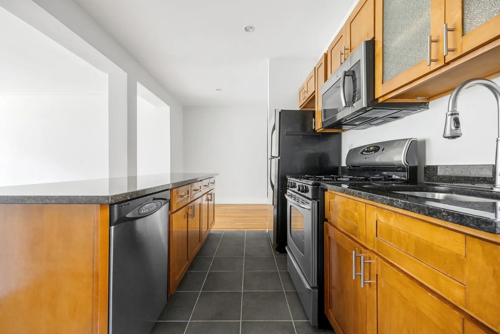 1BR in Chelsea - Photo 4