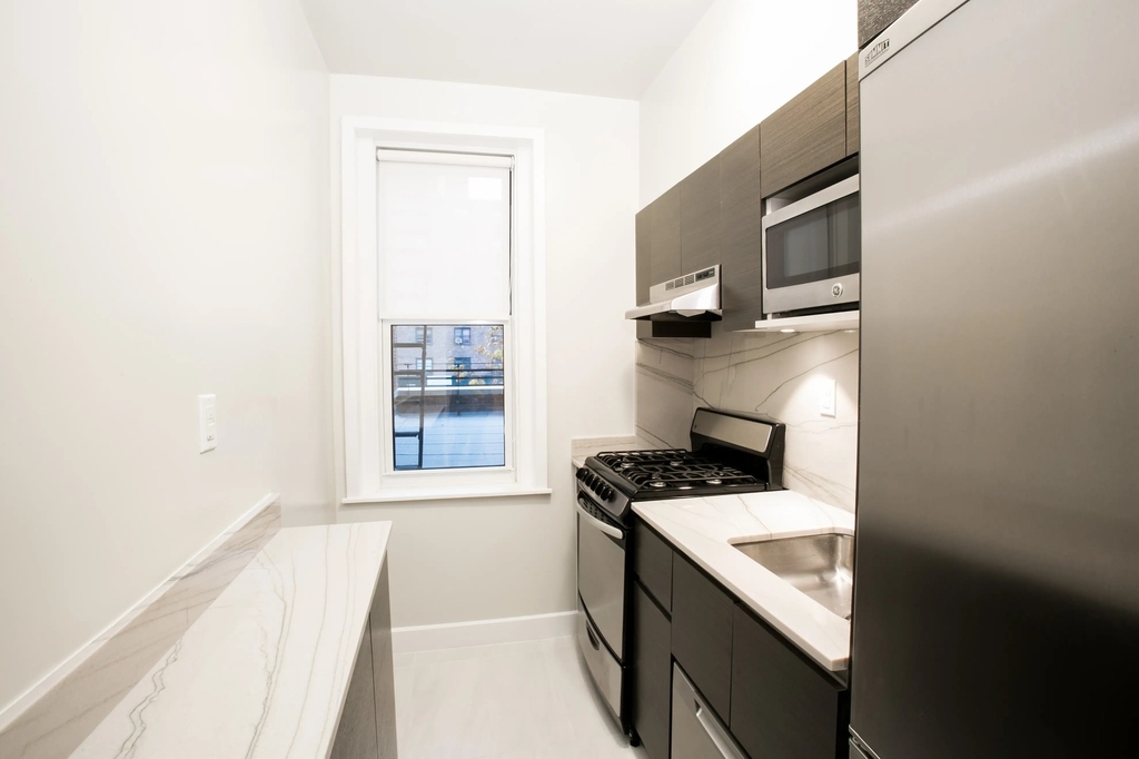 Studio in Chelsea - Photo 2