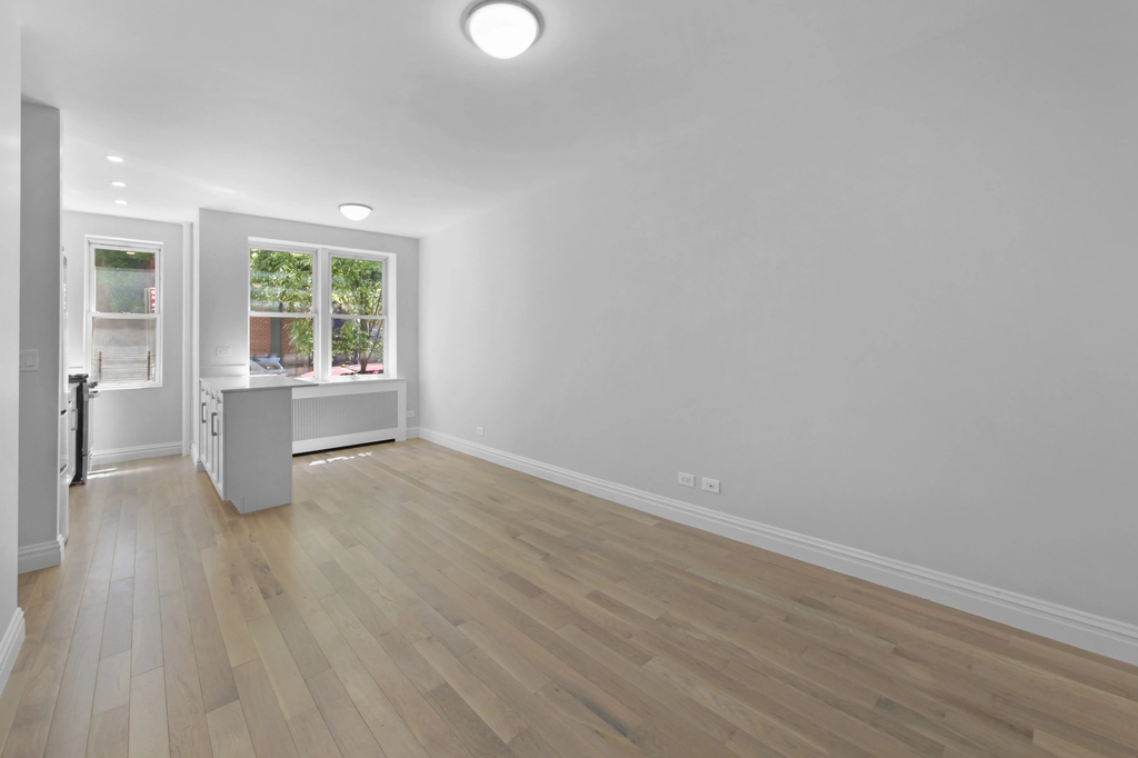 Studio in West Village - Photo 1