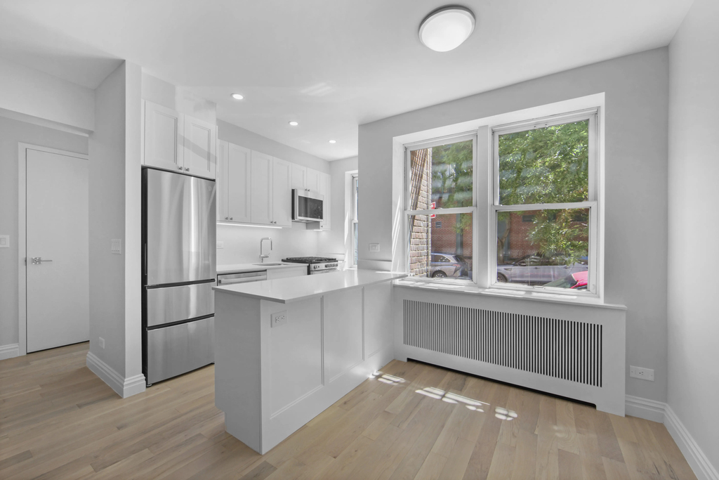 Studio in West Village - Photo 2