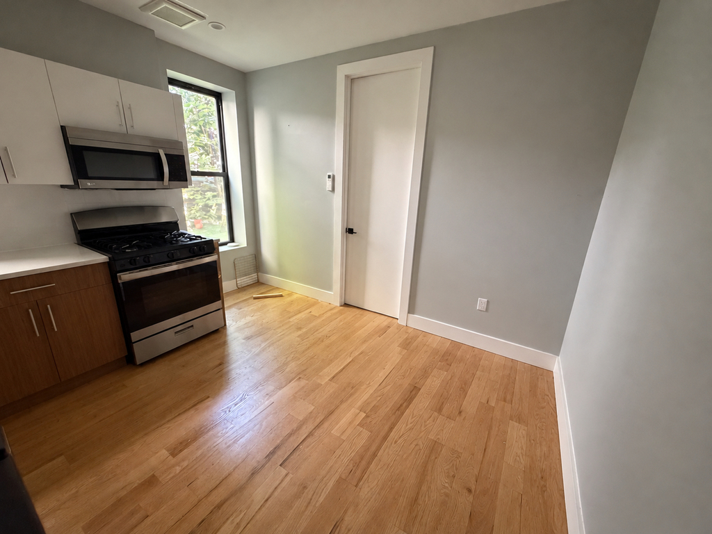 565 St Johns Place - Photo 14