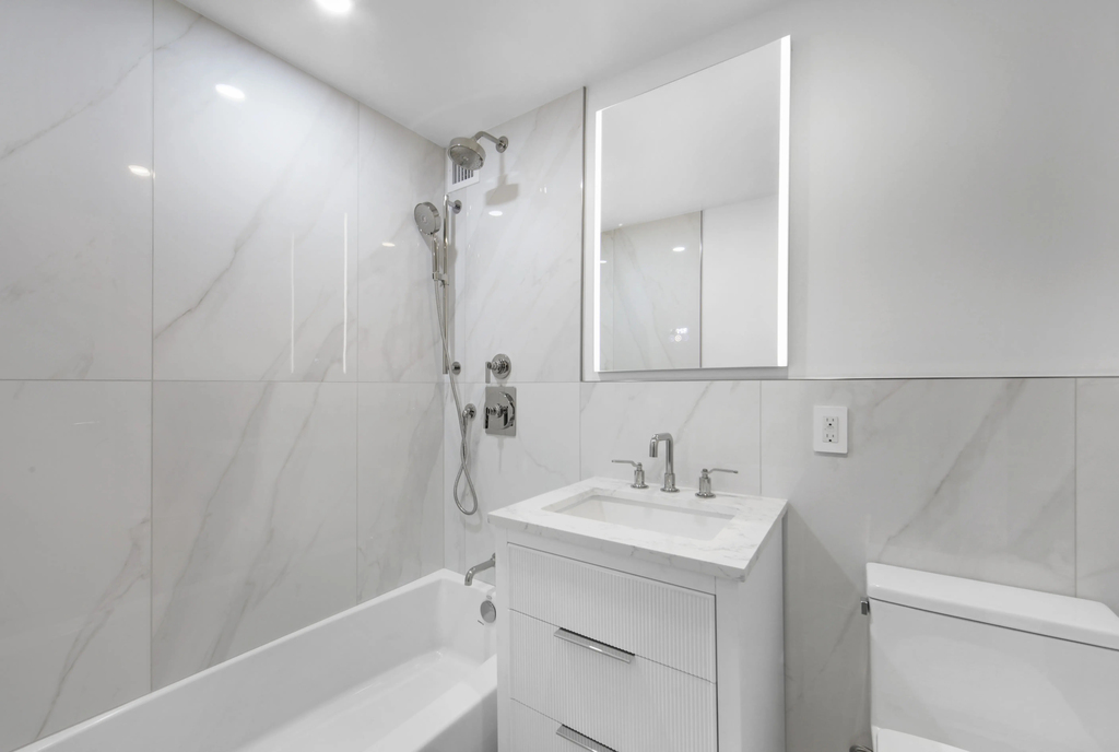 2BR in Upper East Side - Photo 7