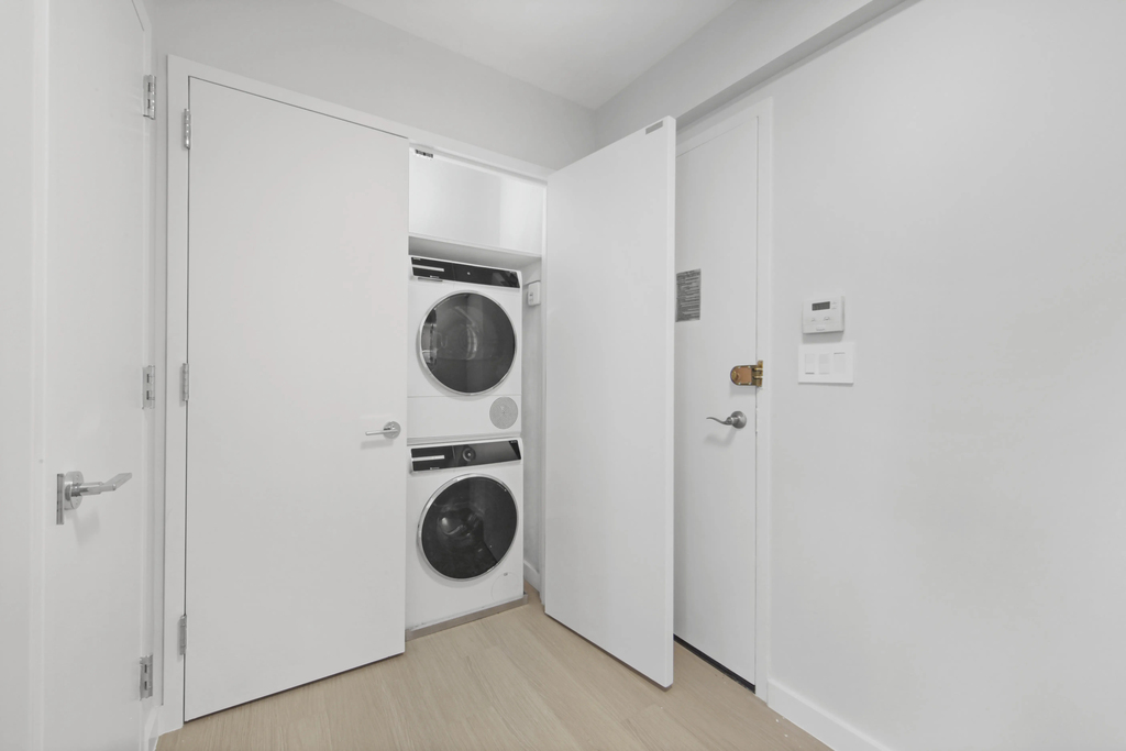 2BR in Upper East Side - Photo 9