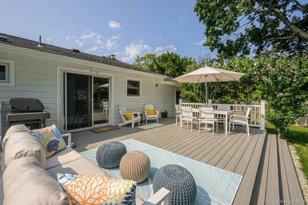 35 Maryland Boulevard - Photo 1