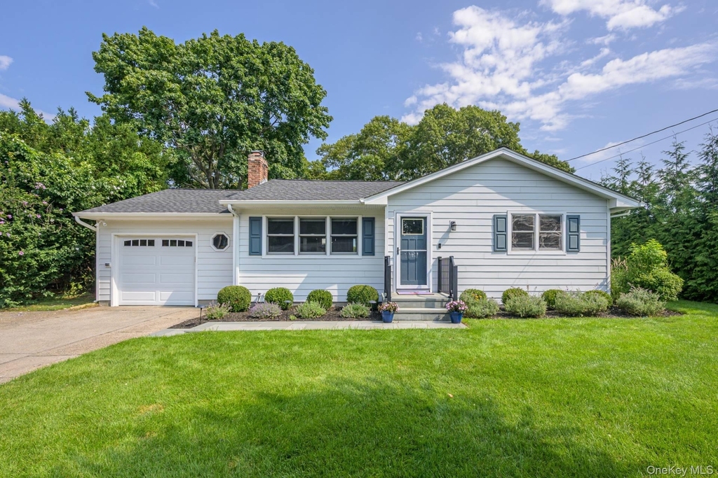 35 Maryland Boulevard - Photo 0