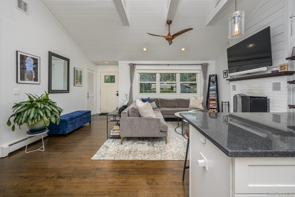 35 Maryland Boulevard - Photo 7