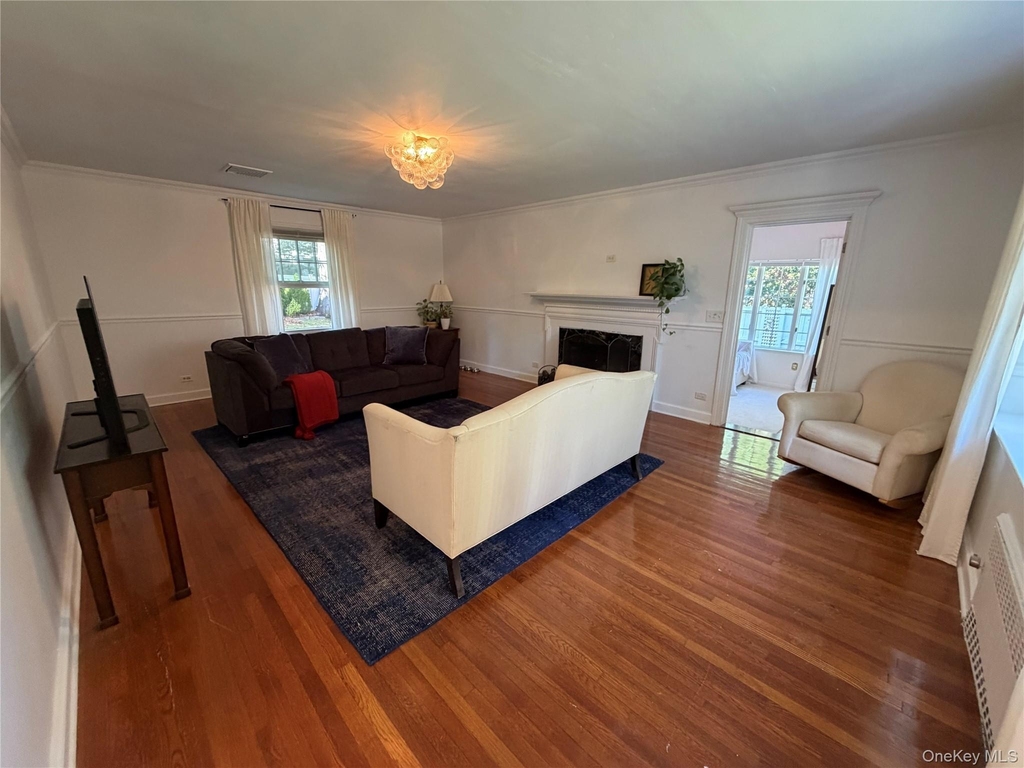 329 Grandview Boulevard - Photo 2