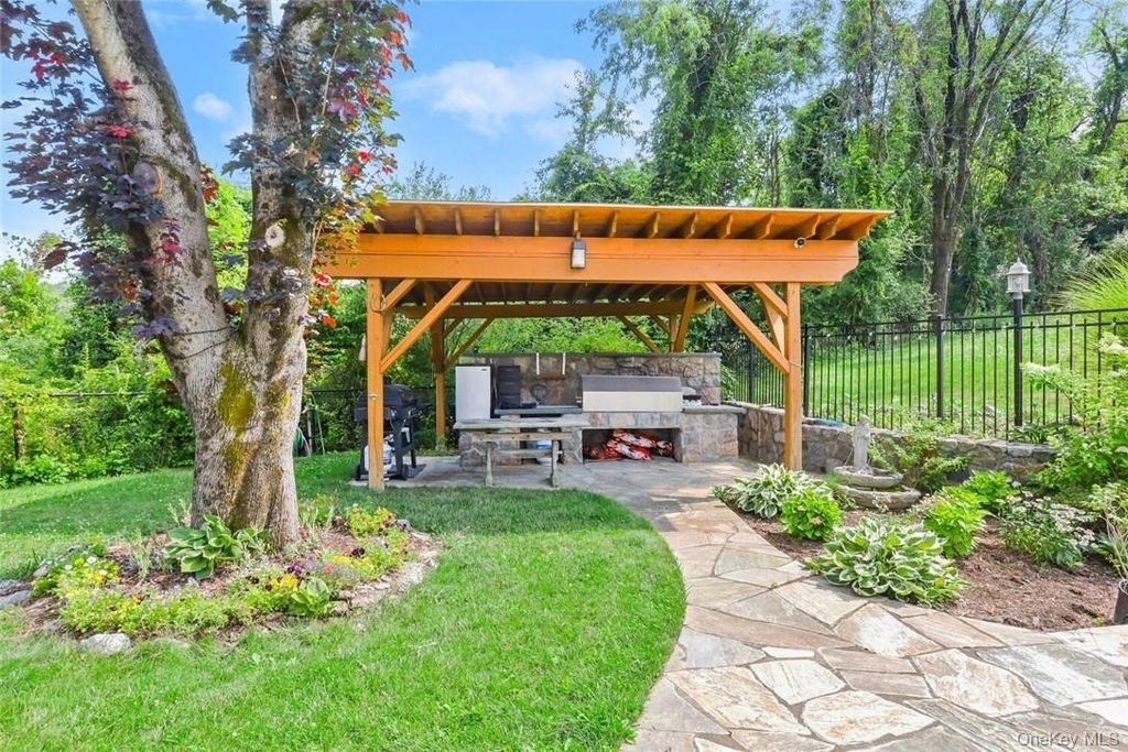 613 Horsepound Road - Photo 22
