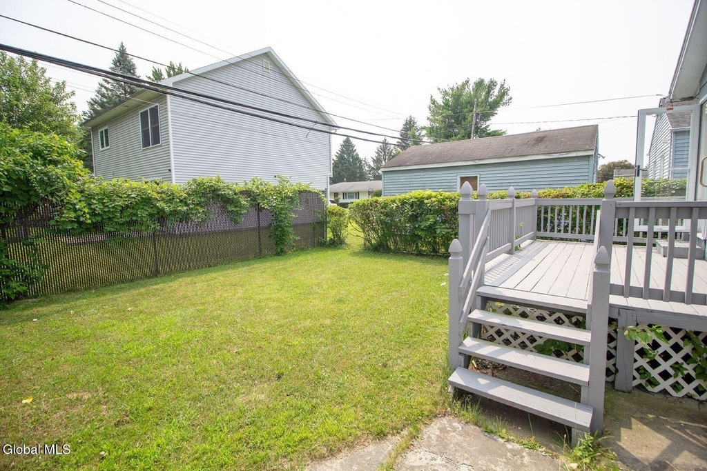 8 Park Avenue - Photo 16