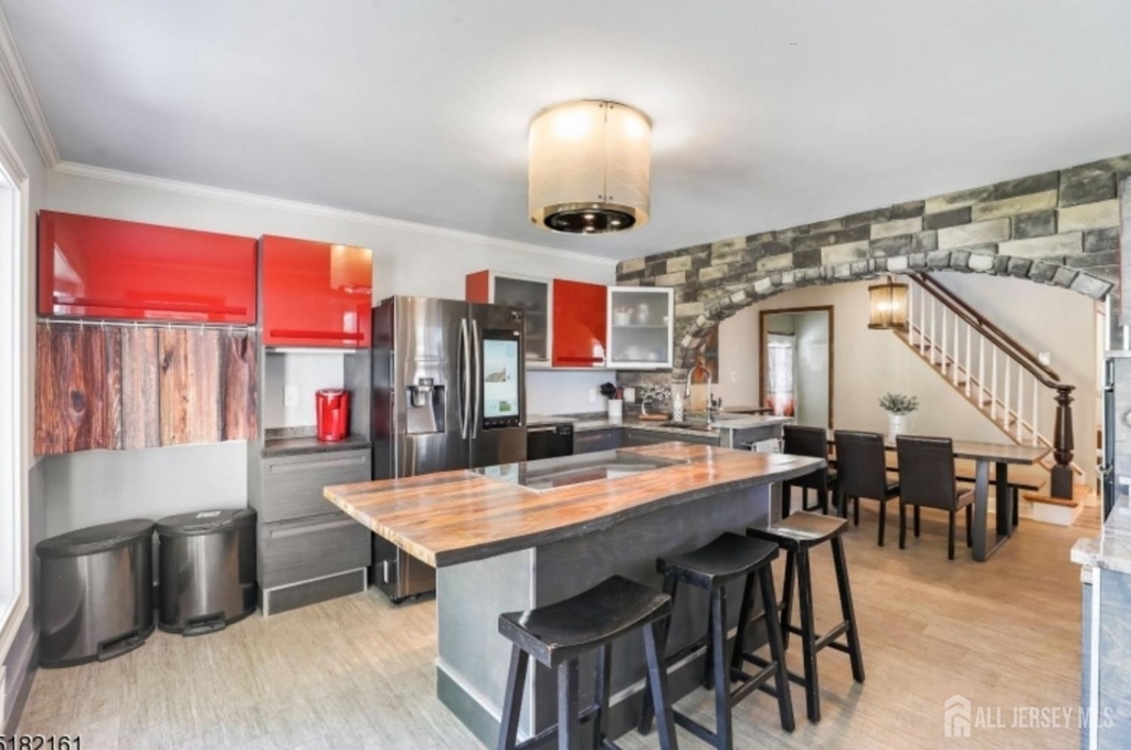 140 Coolidge Avenue - Photo 13