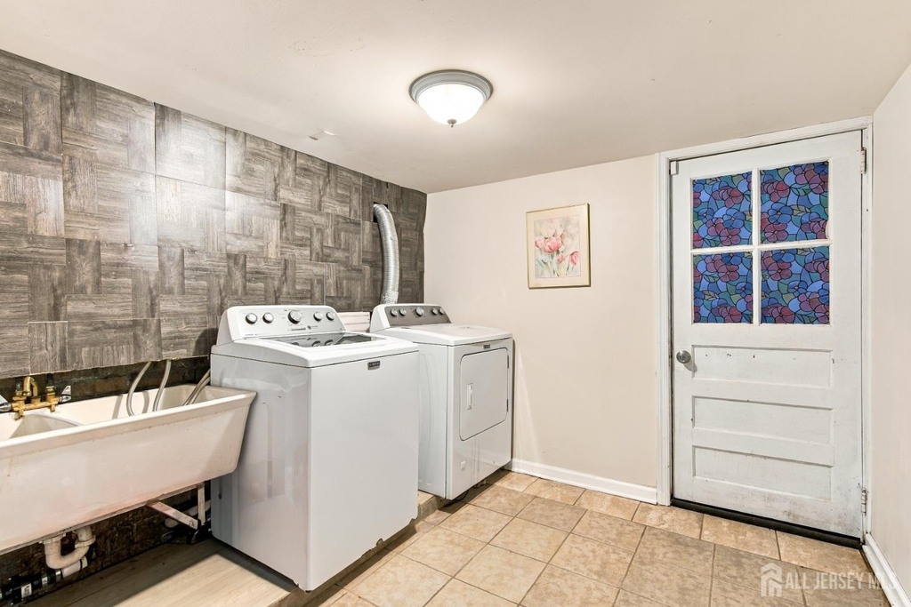 74 Elmwood Avenue - Photo 24