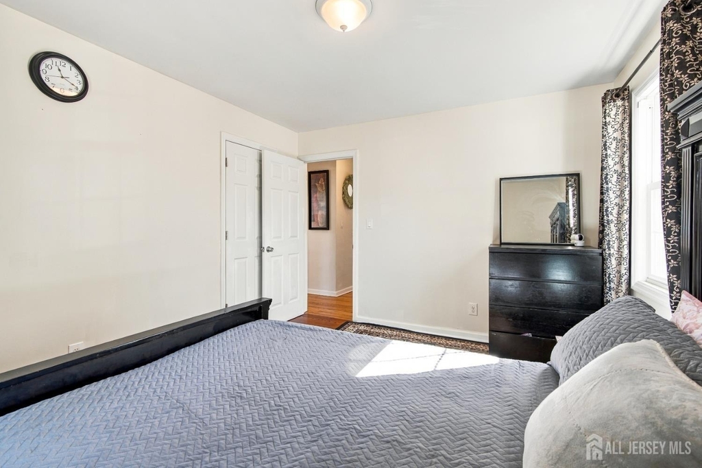 74 Elmwood Avenue - Photo 11