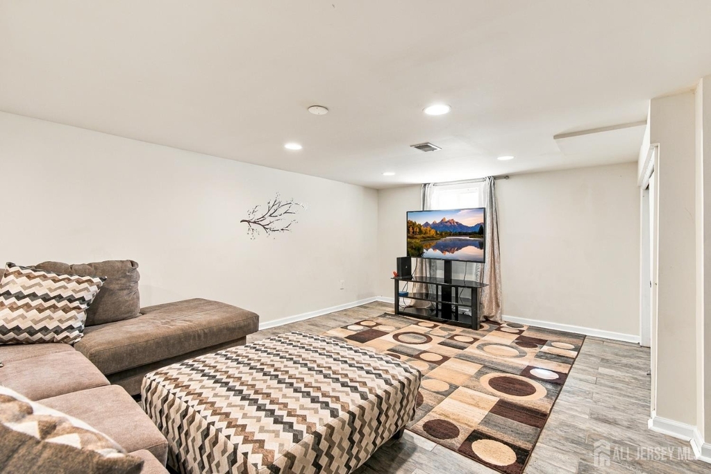 74 Elmwood Avenue - Photo 21
