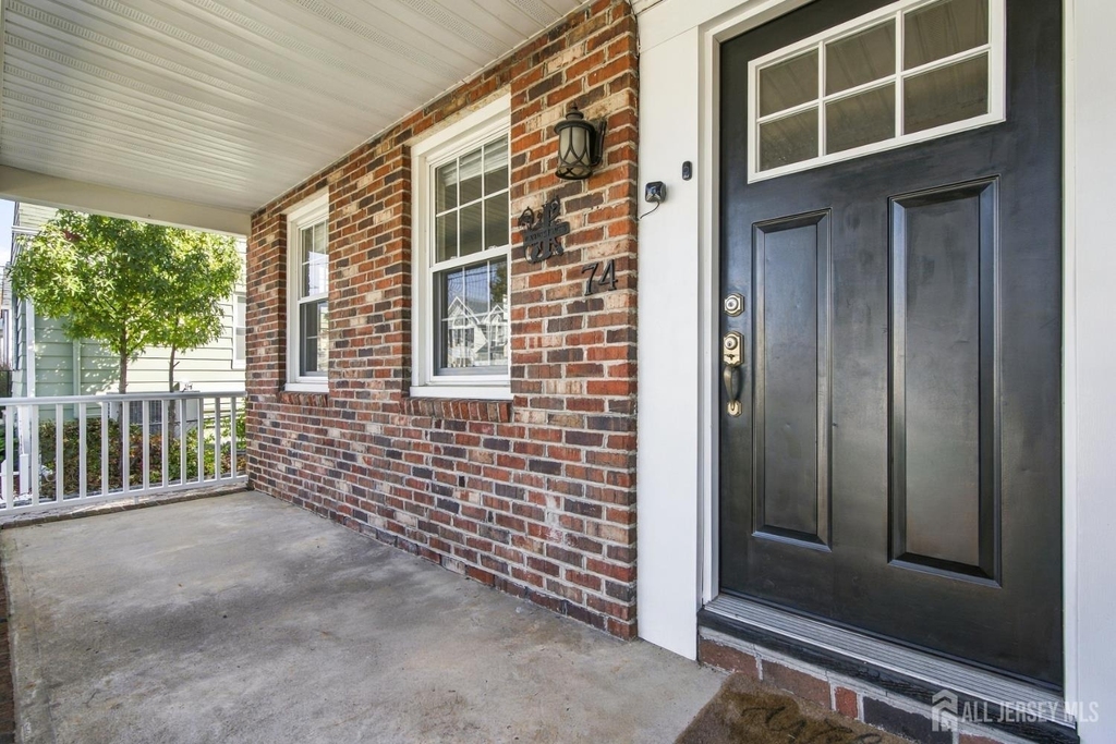 74 Elmwood Avenue - Photo 2