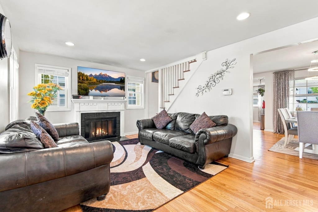 74 Elmwood Avenue - Photo 3