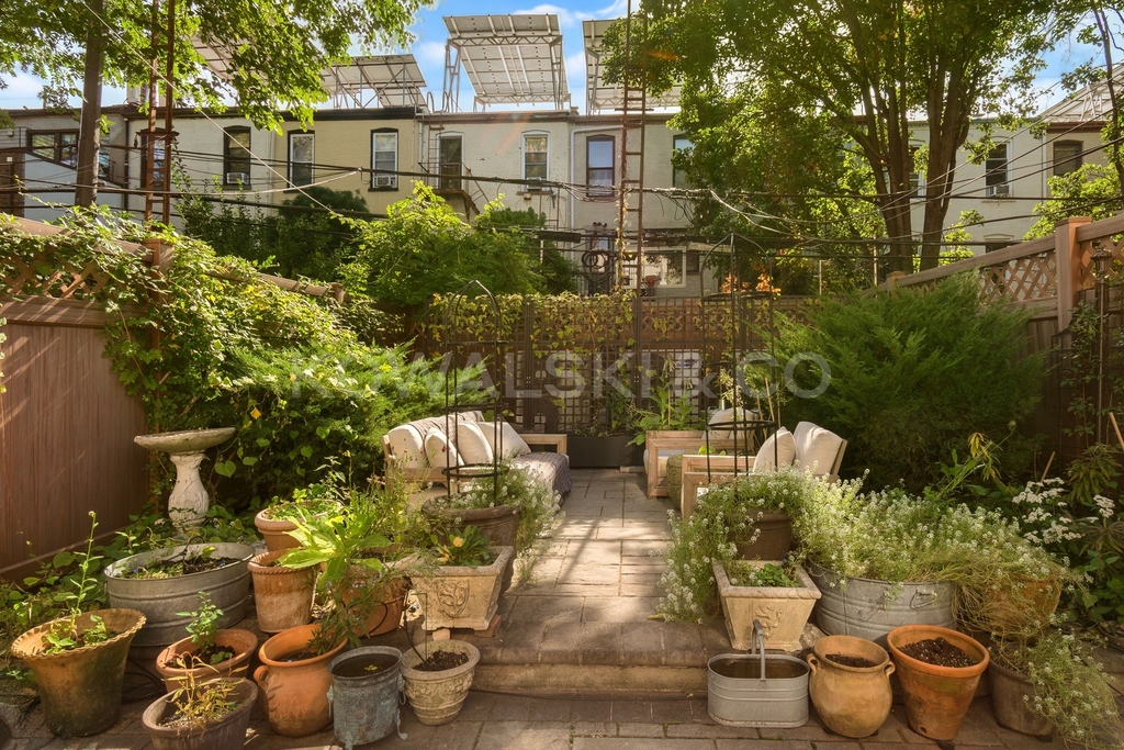 336 10th Street - Photo 1