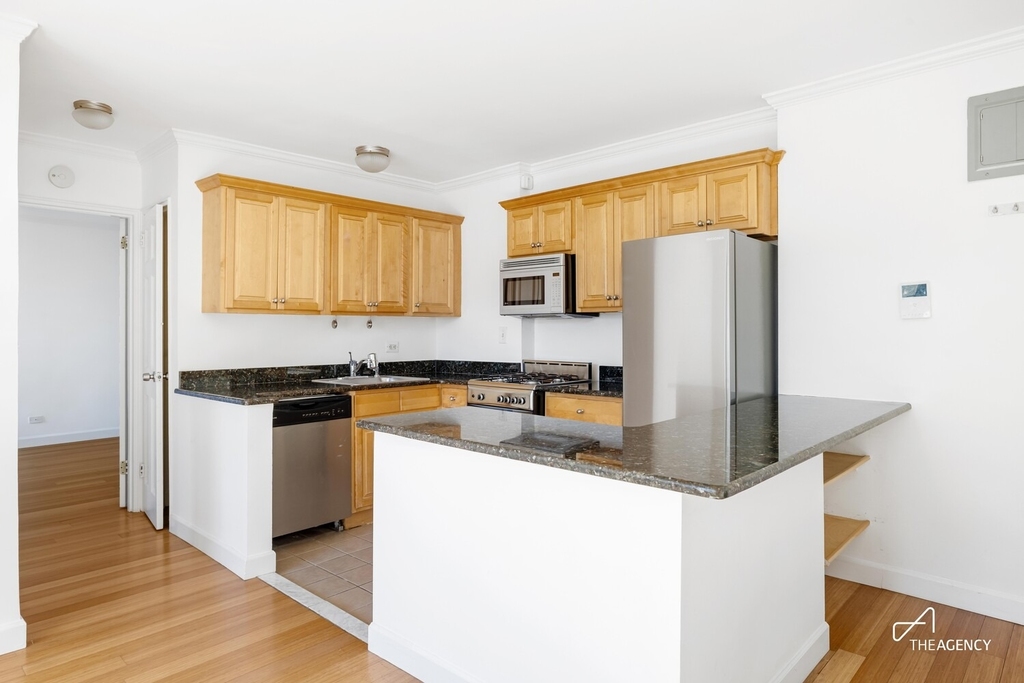 295 Bennett Avenue - Photo 0